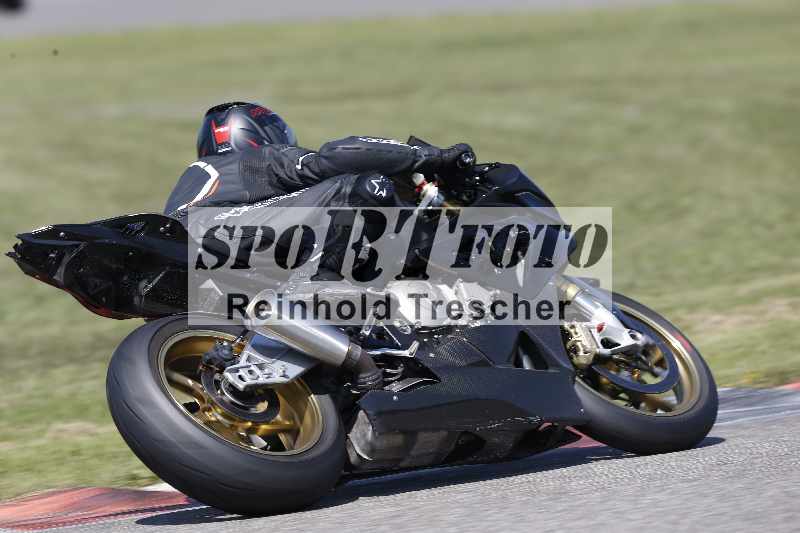 /44 09.08.2025 Plüss Moto Sport ADR/Freies Fahren/backside